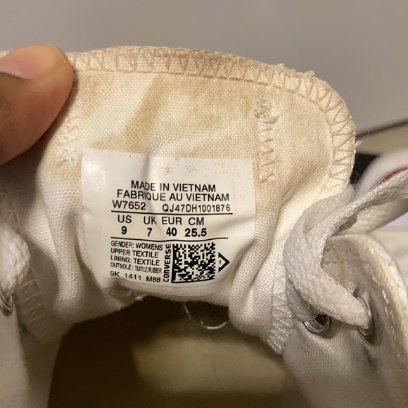 🌊Authentic ChuckTaylor Converse AllStar Sneaker🌊 - Picture 8 of 9